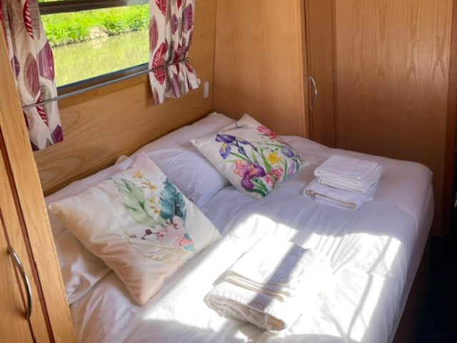  Front King Size Bed (Folded) 