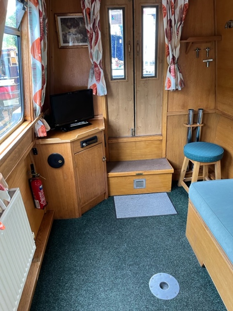 Gemini: Saloon