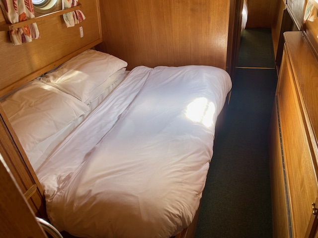 Louise: Folded King Size Cross Bed (middle bedroom)